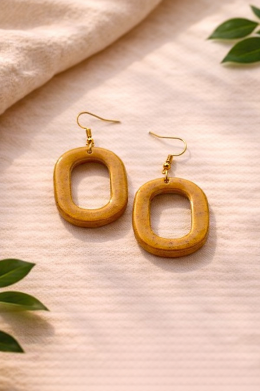 Minimal Oval Hoop Earrings – Geometric Lightweight Statement Jewelry